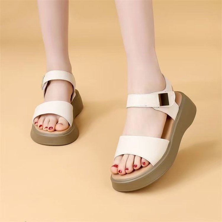 Sandalias romanas con plataforma