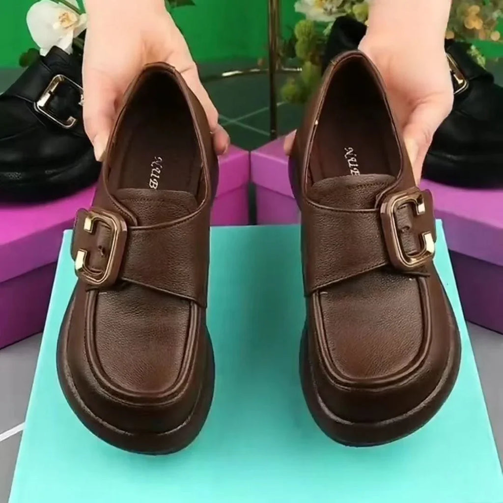 Мокасины с железной пряжкой