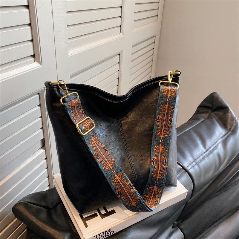Bolso de correa geométrica ancha
