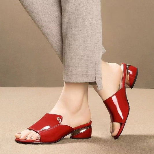 Nuevas sandalias de tacón de bloque de piel suave