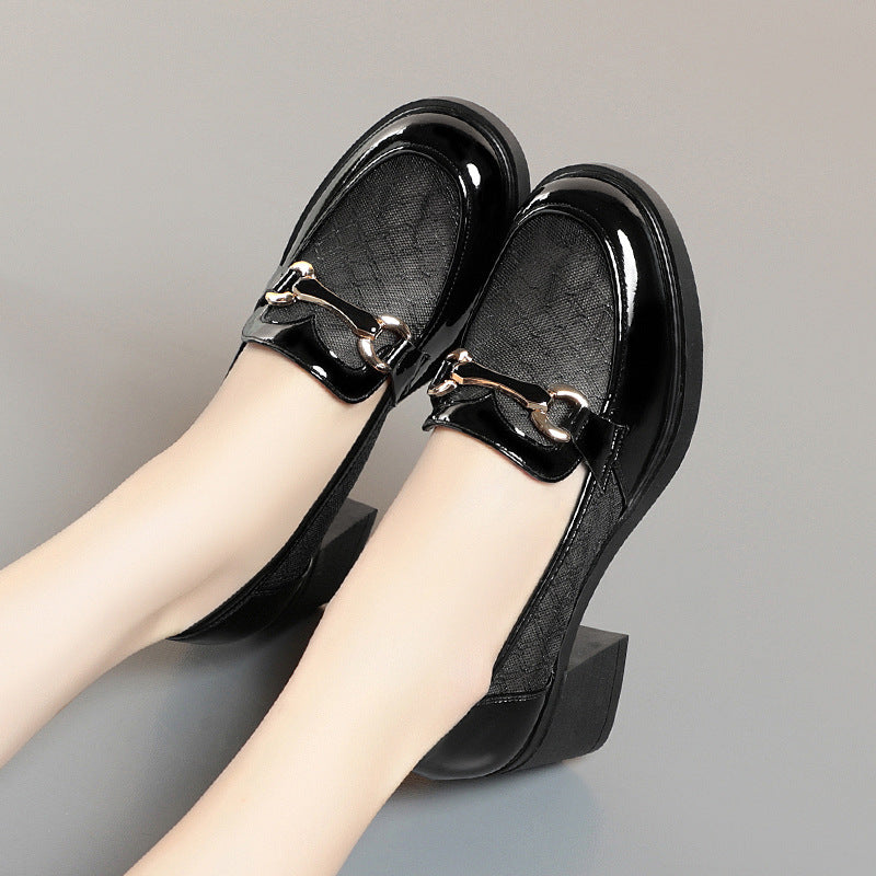 Mocasines de charol con tacón de bloque