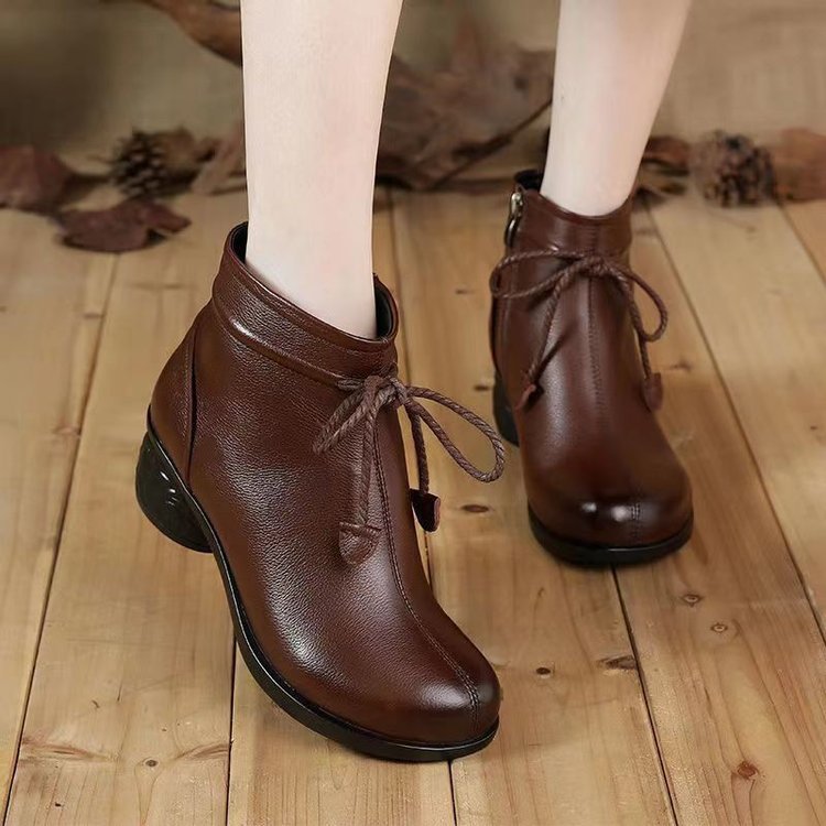 Botines de Piel Suave con Cordones