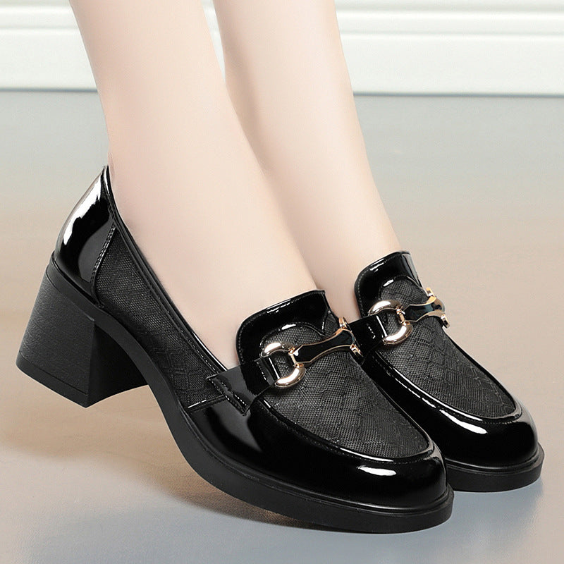 Mocasines de charol con tacón de bloque