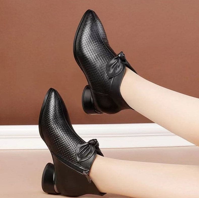 tacones altos de cuero