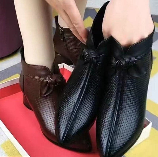 tacones altos de cuero