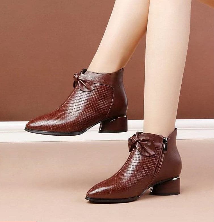 tacones altos de cuero